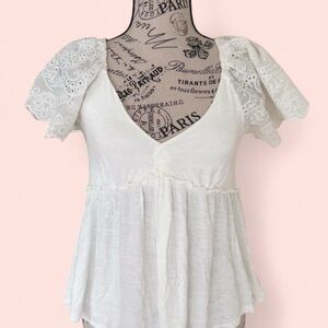 Elegant White Lace Sleeve Women's Top